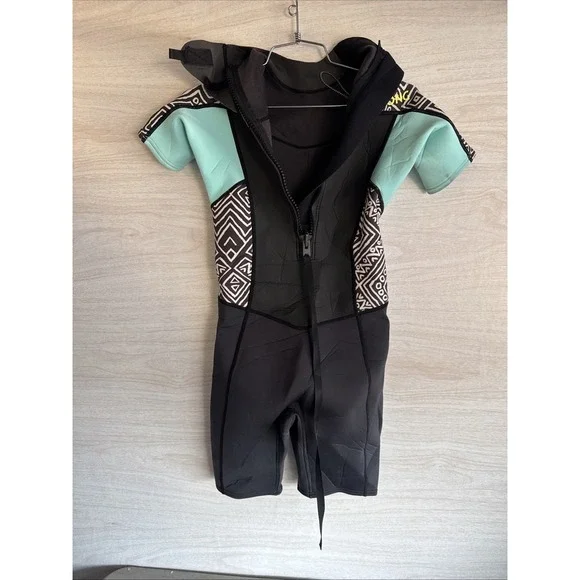 Billabong Synergy 2mm back zip spring shorty wetsuit in the Geo Diamond pattern - Picture 7 of 16